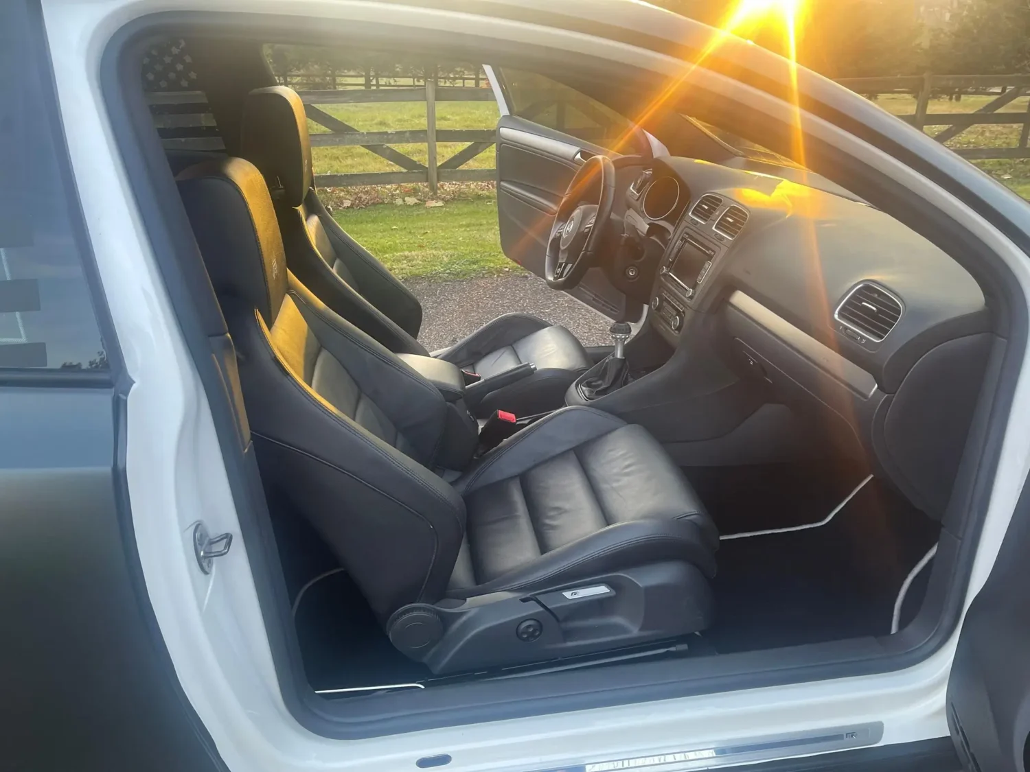2012 Volkswagen Golf - Image 4